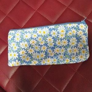 Zipper pouch